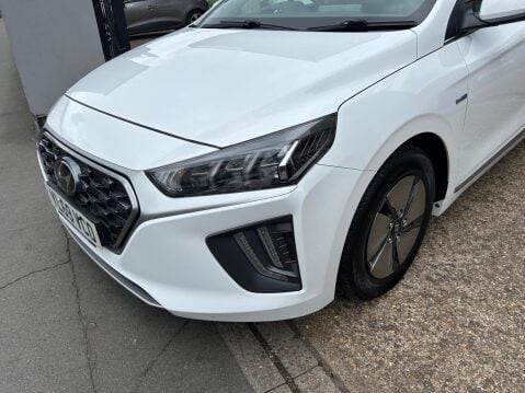 Hyundai IONIQ 1.6 h-GDi Premium DCT Euro 6 (s/s) 5dr 36