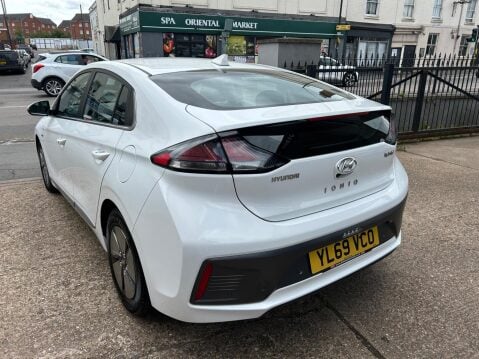 Hyundai IONIQ 1.6 h-GDi Premium DCT Euro 6 (s/s) 5dr 43