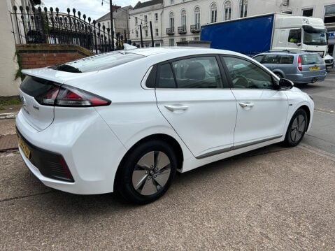 Hyundai IONIQ 1.6 h-GDi Premium DCT Euro 6 (s/s) 5dr 46