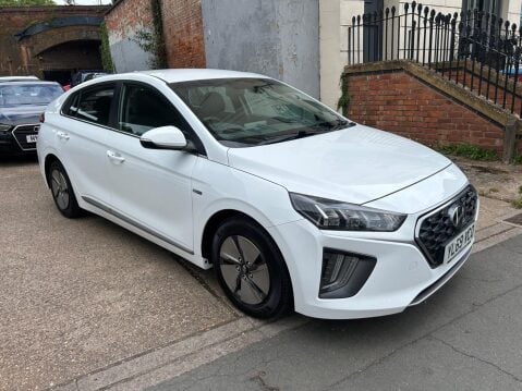 Hyundai IONIQ 1.6 h-GDi Premium DCT Euro 6 (s/s) 5dr 49