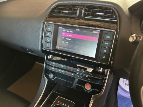 Jaguar XE 2.0d Prestige Auto Euro 6 (s/s) 4dr 11