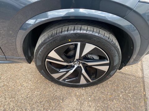 Volvo XC90 2.0 B5 MHEV R-Design Auto 4WD Euro 6 (s/s) 5dr 15