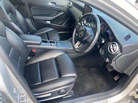 Mercedes-Benz A Class 1.6 A180 SE 7G-DCT Euro 6 (s/s) 5dr 4