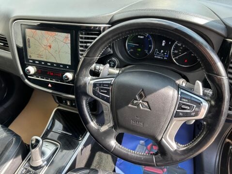 Mitsubishi Outlander 2.4h TwinMotor 13.8kWh Exceed CVT 4WD Euro 6 (s/s) 5dr 8