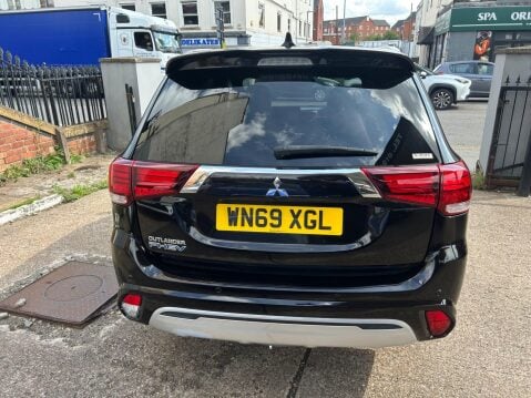 Mitsubishi Outlander 2.4h TwinMotor 13.8kWh Exceed CVT 4WD Euro 6 (s/s) 5dr 48