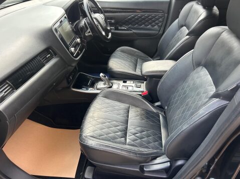 Mitsubishi Outlander 2.4h TwinMotor 13.8kWh Exceed CVT 4WD Euro 6 (s/s) 5dr 5