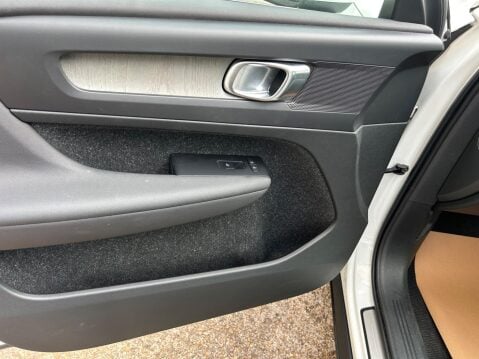 Volvo XC40 1.5 T3 Inscription Pro Auto Euro 6 (s/s) 5dr 25