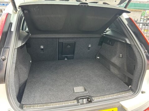 Volvo XC40 1.5 T3 Inscription Pro Auto Euro 6 (s/s) 5dr 32