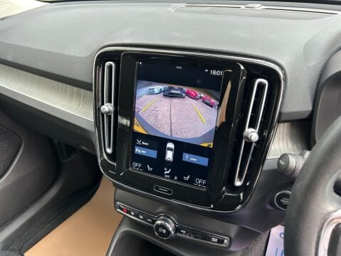 Volvo XC40 1.5 T3 Inscription Pro Auto Euro 6 (s/s) 5dr 14