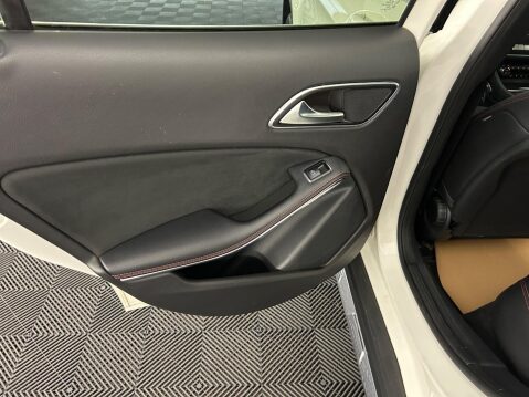 Mercedes-Benz GLA 1.6 GLA200 AMG Line (Executive) 7G-DCT Euro 6 (s/s) 5dr 30