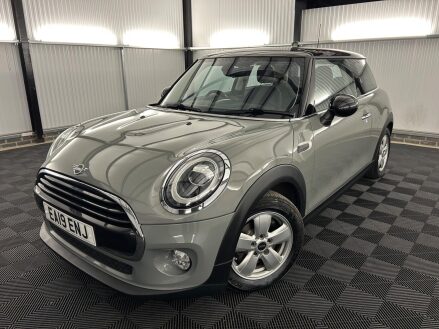 Mini Hatch 1.5 Cooper Classic Euro 6 (s/s) 3dr