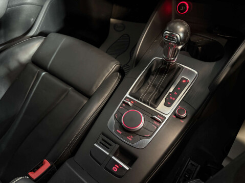 Audi A3 2.0 S3 Sportback Quattro Semi-Auto 4WD 5dr 38