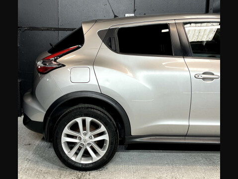 Nissan Juke 1.6 Juke N-Connecta CVT 5dr 12
