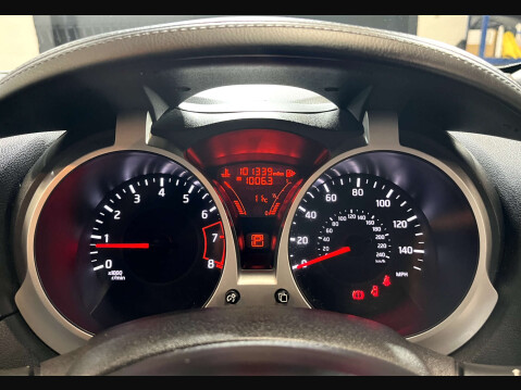 Nissan Juke 1.6 Juke N-Connecta CVT 5dr 26