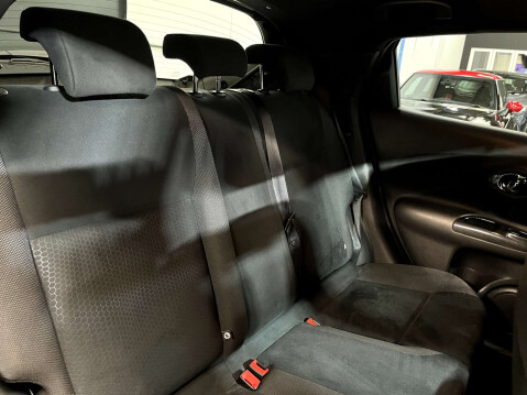 Nissan Juke 1.6 Juke N-Connecta CVT 5dr 34