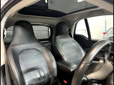 Smart Fortwo Coupe 1.0 fortwo Edition White Auto 3dr 21