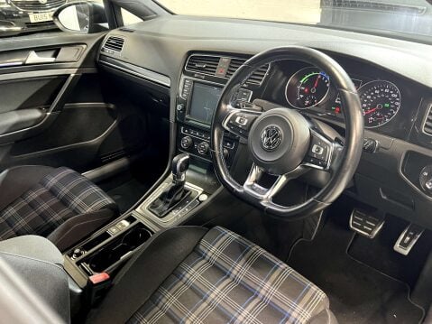 Volkswagen Golf 1.4 Golf GTE Semi-Auto 5dr 3