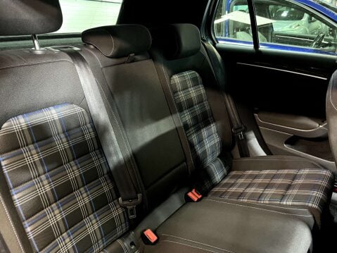 Volkswagen Golf 1.4 Golf GTE Semi-Auto 5dr 28