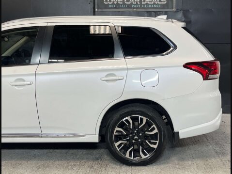 Mitsubishi Outlander 2.0 Outlander GX 4h PHEV Semi-Auto 4WD 5dr 17