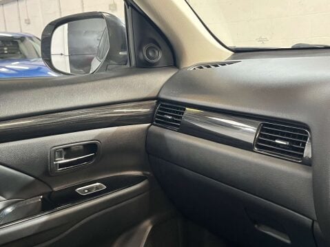 Mitsubishi Outlander 2.0 Outlander GX 4h PHEV Semi-Auto 4WD 5dr 36
