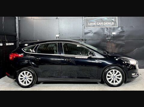 Ford Focus 1.0 Focus Titanium 5dr 7