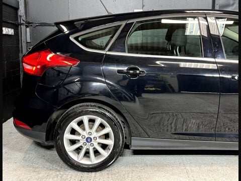 Ford Focus 1.0 Focus Titanium 5dr 8