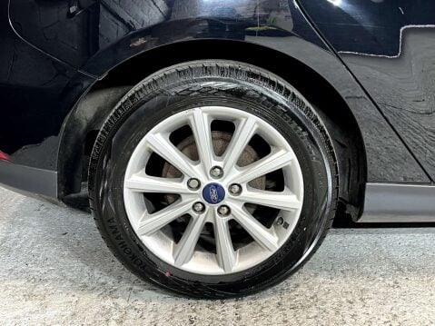 Ford Focus 1.0 Focus Titanium 5dr 11