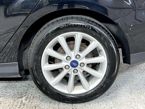 Ford Focus 1.0 Focus Titanium 5dr 17