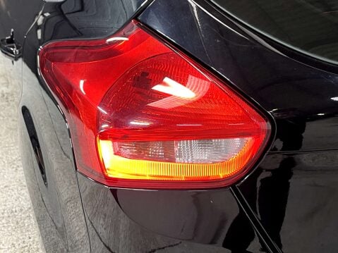 Ford Focus 1.0 Focus Titanium 5dr 19