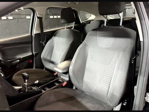 Ford Focus 1.0 Focus Titanium 5dr 26