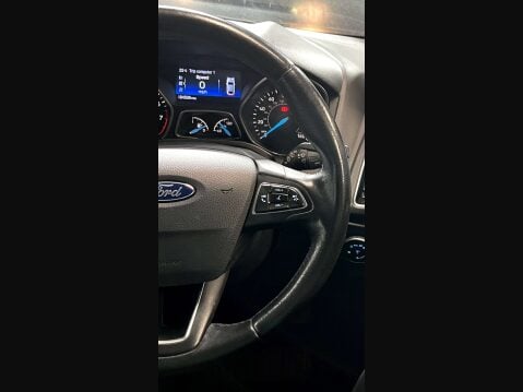 Ford Focus 1.0 Focus Titanium 5dr 31
