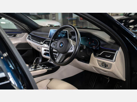 BMW 7 Series 3.0 730d xDrive M Sport MHEV Auto 4WD 4dr 10