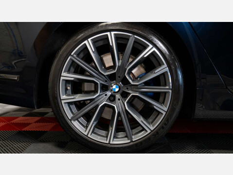BMW 7 Series 3.0 730d xDrive M Sport MHEV Auto 4WD 4dr 30