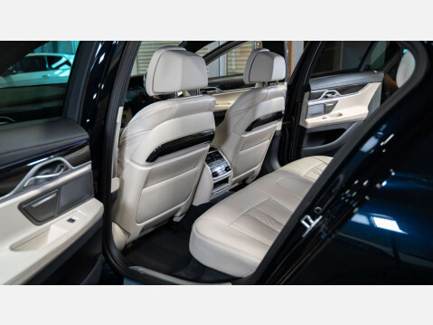 BMW 7 Series 3.0 730d xDrive M Sport MHEV Auto 4WD 4dr 16