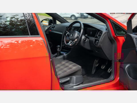 Volkswagen Golf 2.0 Golf GTi Performance TSi 5dr 7