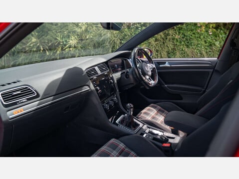 Volkswagen Golf 2.0 Golf GTi Performance TSi 5dr 10