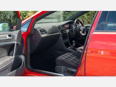 Volkswagen Golf 2.0 Golf GTi Performance TSi 5dr 11