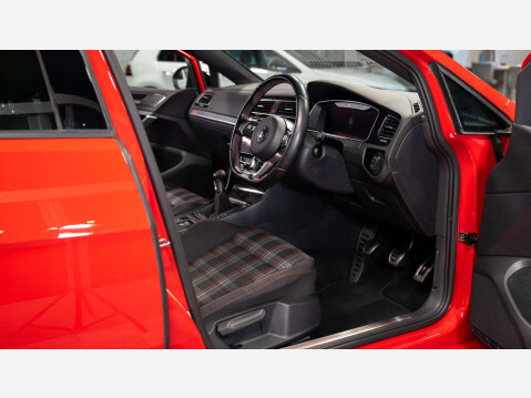 Volkswagen Golf 2.0 Golf GTi Performance TSi 5dr 8