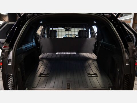Land Rover Discovery 3.0 Discovery R-Dynamic SE D MHEV Auto 4WD 19