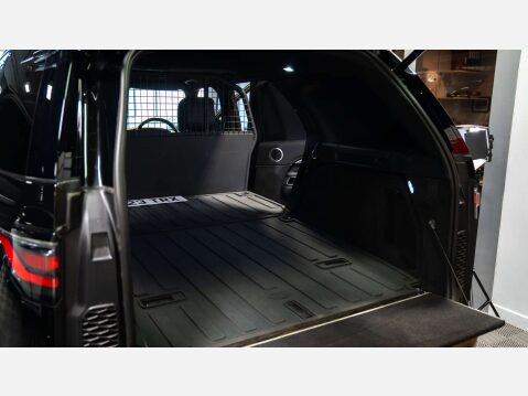Land Rover Discovery 3.0 Discovery R-Dynamic SE D MHEV Auto 4WD 21