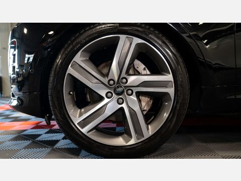 Land Rover Discovery 3.0 Discovery R-Dynamic SE D MHEV Auto 4WD 29