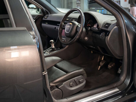 Audi RS4 4.2 Estate 5dr Petrol Manual quattro (326 g/km, 415 bhp) 9