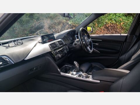 BMW 3 Series 3.0 330d xDrive M Sport Auto 4WD 5dr 7
