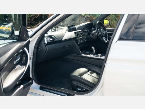 BMW 3 Series 3.0 330d xDrive M Sport Auto 4WD 5dr 8
