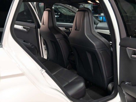 Mercedes-Benz C Class 6.2 C63 AMG Auto 5dr 16