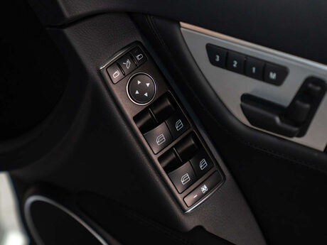 Mercedes-Benz C Class 6.2 C63 AMG Auto 5dr 26