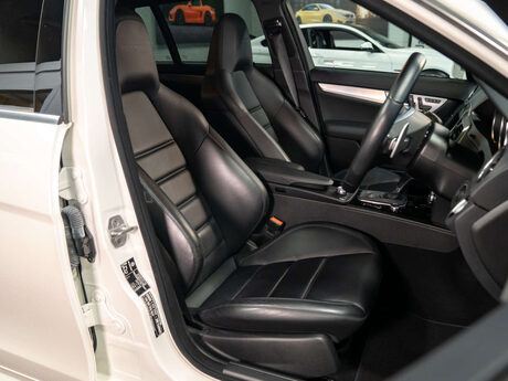 Mercedes-Benz C Class 6.2 C63 AMG Auto 5dr 9
