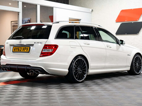 Mercedes-Benz C Class 6.2 C63 AMG Auto 5dr 4