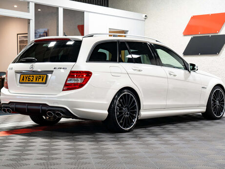 Mercedes-Benz C Class 6.2 C63 AMG Auto 5dr 3