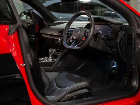 Audi R8 5.2 R8 Performance V10 Quattro Semi-Auto 4WD 2dr 9